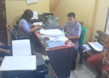 Polsek Siantar Martoba laksanakan diversi dan Litmas terhadap anak yang ditangkap melakukan pencurian besi pentol kereta api berinisial Ar.