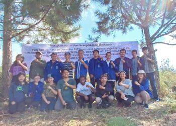 GMKI Cabang Tarutung Dan GAMKI Humbahas Tanam 500 Pohon Pinggiran Sekitar Danau Toba