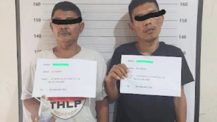 Dua terduga pengedar narkoba jenis shabu yang ditangkap di Tanjung Anom. (Foto Ist)