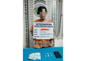 Pelaku AH dan barang bukti sudah diamankan di ruangan Sat Resnarkoba Polres Siantar