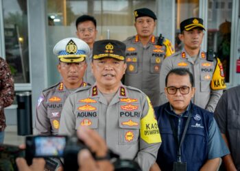 Kapolda Sumut, Irjen Pol Agung Setya Imam Effendi saat memberikan keterangan kepada wartawan. (Foto Ist)