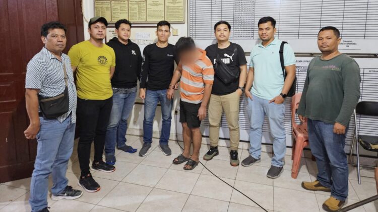 Bandar shabu, ES diapit Froom Siahaan dan Tim Opsnal Sat Narkoba Polres Simalungun 
