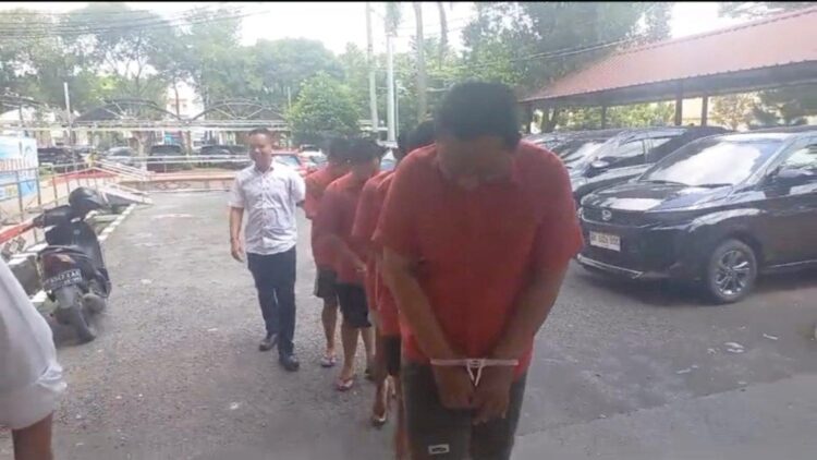 Sindikat pencurian kendaraan bermotor (curanmor) dan pemalsuan STNK yang ditangkap. (Foto Ist) 