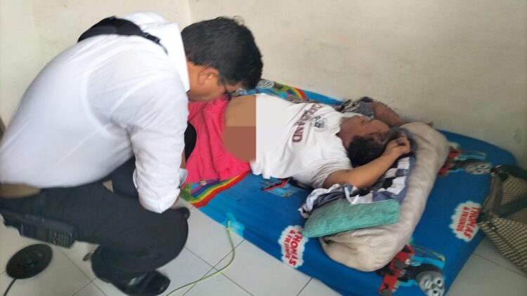 Jasad korban Tialam Elpina Br Panjaitan saat masih di kamar kos kosannya
