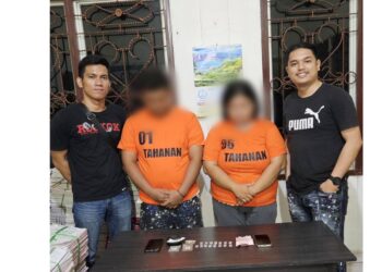 kedua pelaku VA dan RR beserta barang bukti susah diamankan Sat Narkoba Polres Simalungun