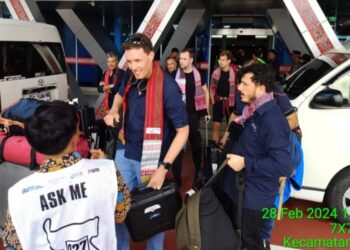 Peserta event internasional F1 Powerboat yang tiba di Balige, Kabupaten Toba,. (Foto Ist)