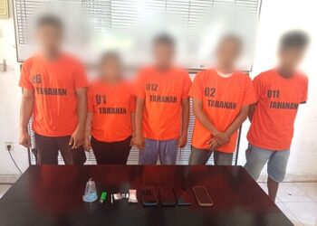 Kelima pelaku dan barang bukti sudah diamankan di ruangan pemeriksaan Sat Narkoba Polres Simalungun