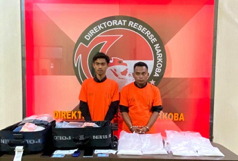 Dua pelaku pelaku penyelundupan sabu tujuan Palu - Sulawesi Tengah ditangkap di Bandara Kualanamu, Deli Serdang. (Foto Ist)
