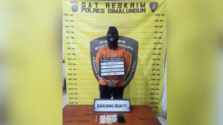 Pelaku AS dan barang bukti kini telah diamankan di kantor Sat Reskrim Polres Simalungun