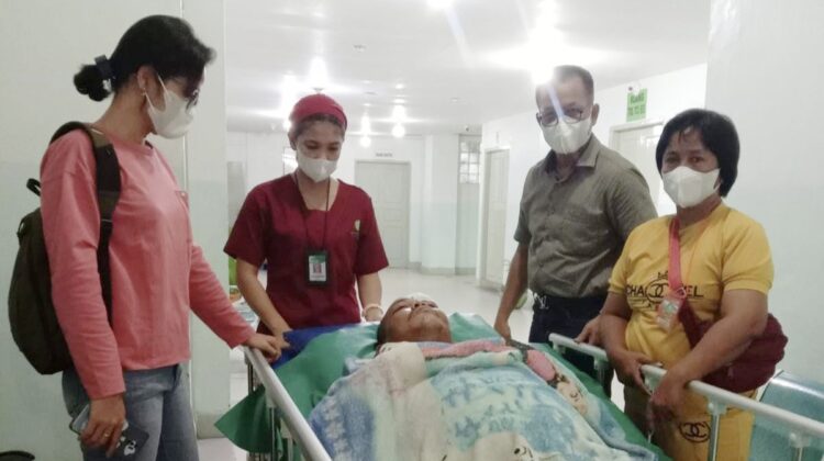 Tim Dokkes Polres Simalungun Kunjungan dan Pengecekan Kesehatan Aiptu H.R. Sianipar Pasca Tabrakan