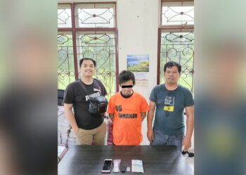 Pelaku EP alias Akong dan barang bukti susah diamankan diruangan Sat Resnarkoba Polres Simalungun