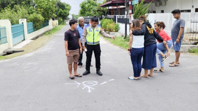 Personil Unit Gakkum Sat Lantas saat olah TKP