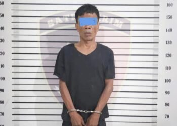 Pelaku maling besi yang ditangkap personil Polsek Medan Timur. (Foto Ist)