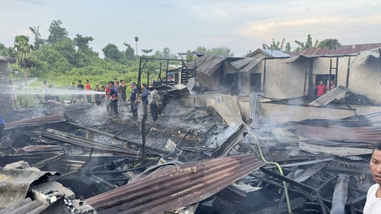 Enam Rumah Kontrakan Semi Permanen di Tanjung Balai Dilalap Sijago Merah