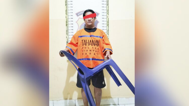 Pelaku RH dan barang bukti kursi sudah diamankan di Polsek Siantar Barat