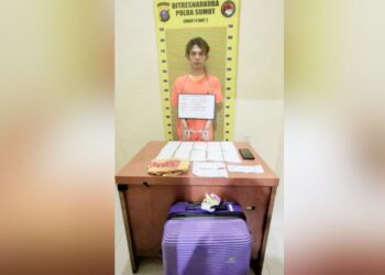 Kurir sabu 1,9 kg tujuan Kendari. (Foto Ist)