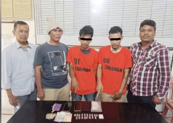 Ketiga tersangka beserta barang bukti diserahkan ke Sat Resnarkoba Polres Simalungun.
