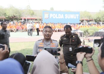 Kapolda Sumut, Irjen Pol Agung Setya Imam Effendi berikan keterangan kepada wartawan