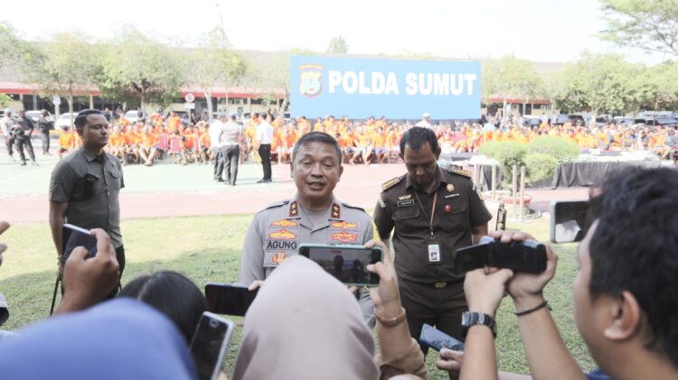 Kapolda Sumut, Irjen Pol Agung Setya Imam Effendi berikan keterangan kepada wartawan