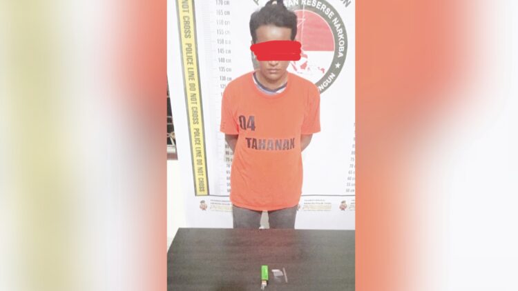 Pelaku Dwi Handoko Sinaga dan barang bukti