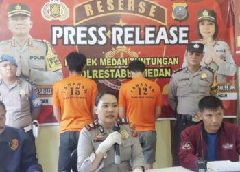 Kapolsek Medan Tuntungan, Iptu Christin Simanjuntak saat paparan curanmor. (Foto Ist)