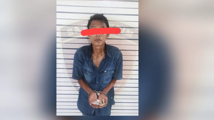 Bandar narkotika jenis sabu bernama IN yang ditangkap personel Polsek Pancurbatu. (Foto Ist)