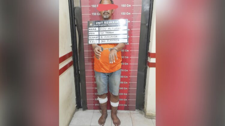 Roy Hendrik Kembaren alias Tupak pelaku curanmor diberikan tembakan timah panas kepada kedua kakinya oleh polisi.
