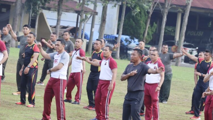 Kapolres Siantar AKBP Yogen Heroes Baruno, S.H., S.I.K ikuti olahraga bersama