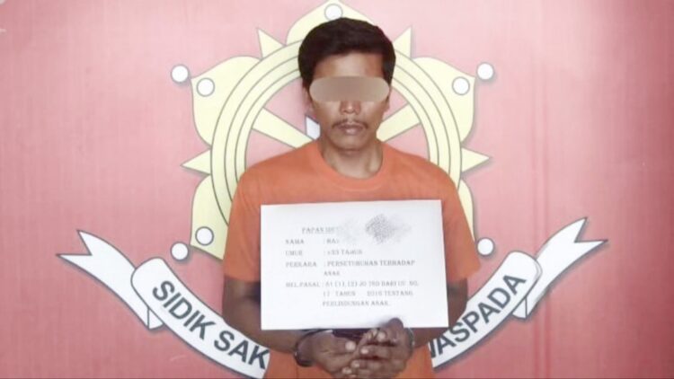 Pelaku HS yang melakukan tindakan cabul yang diringkus Polres Dairi setelah berkordinasi dengan Polsek Cililin Polres Cimahi. (Foto Ist)