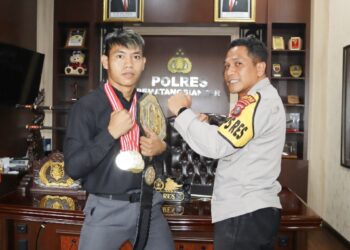 Kapolres Siantar AKBP Yogen Heroes Baruno SH, SIK terima audiensi Atlet One Pride MMA, Ronal Siahaan