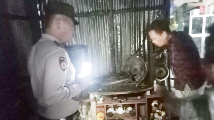 Polres Siantar Cek TKP Kebakaran Rumah di Jalan Flores II Skip