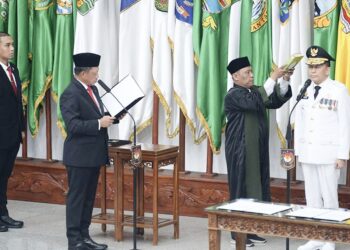 Agus Fatoni resmi dilantik Menteri Dalam Negeri (Mendagri) Tito Karnavian sebagai Pj Gubernur Sumut di Sasana Bakti Praja Kemendagri, Jakarta. (Foto Ist)