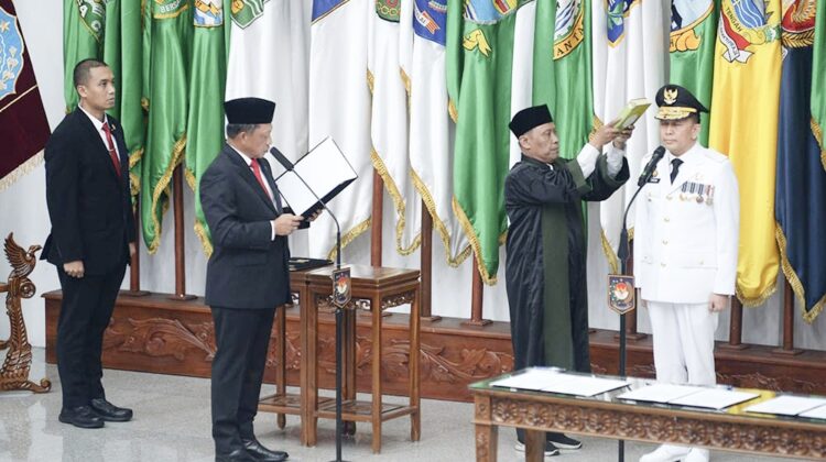 Agus Fatoni resmi dilantik Menteri Dalam Negeri (Mendagri) Tito Karnavian sebagai Pj Gubernur Sumut di Sasana Bakti Praja Kemendagri, Jakarta. (Foto Ist)