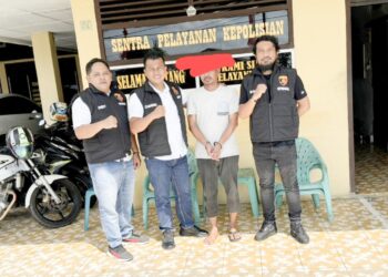 Pelaku HTS diapit Tim Unit Reskrim Polsek Siantar Selatan