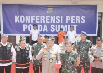 Kapolda Sumut, Komjen Pol Agung Setya Imam Effendi saat paparan di Polres Tanah Karo. (Foto Ist)