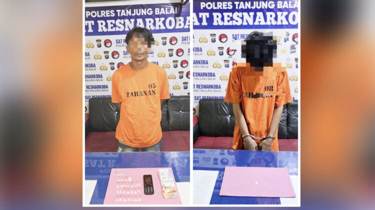 Kedua tersangka, ER dan RAAF beserta barang bukti