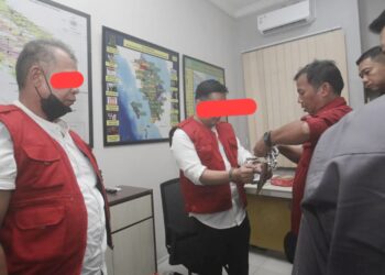 Kedua Dua tersangka dugaan korupsi. (Foto Ist)