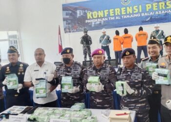 Pangkoarmada I Laksamana Muda TNI Dr Yoos Suryono Hadi MTr (Han) MTr Opsla pimpin konfrensi pers