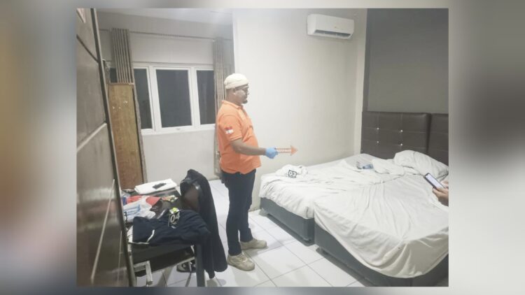 Tim Inafis Polres Simalungun cek TKP di Hotel MCA (TKP)