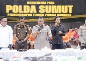Kapolda Sumut Irjen. Pol. Whisnu Hermawan F, S.IK., M.H melakukan konferensi pers pengungkapan narkotika di Mapolda Sumut. (Foto Ist)