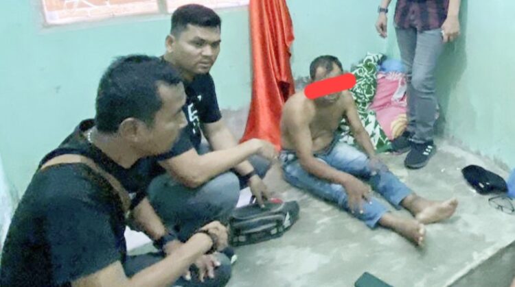 Kanit Idik 1 Sat Narkoba Polres Simalungun IPDA Sugeng Suratman SH dan IPDA Froom Pimpa Siahaan SH saat tangkap bandar sabu Sugianto alias Borok