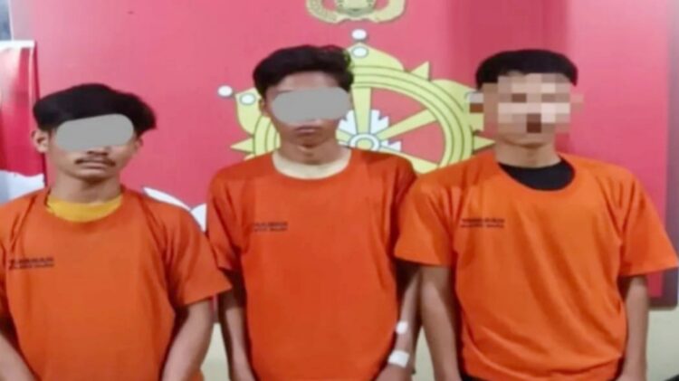 Tiga tersangka kasus dugaan pemerkosaan yang diringkus polisi. (Foto Ist)