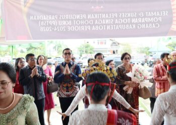 Pjs Bupati Toba, Dr. Agustinus Panjaitan menghadiri pelantikan pengurus PPTSB Cabang Kabupaten Toba periode 2024-2029