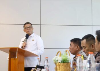 Pjs Bupati Toba, Dr. Agustinus Panjaitan pada acara Penyelenggaraan Statistik Sektoral dan Pembangunan Zona Integritas di Lingkungan BPS Kabupaten Toba