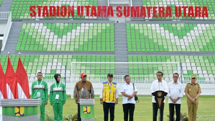 Presiden Ir Joko Widodo saat meresmikan Stadion Utama Sumatra Utara. (Foto Ist)
