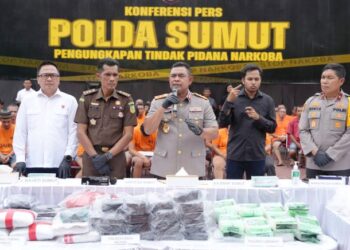 Kapolda Sumut Irjen Whisnu Hermawan Paparan hasil tangkapan narkoba. (Foto Ist)