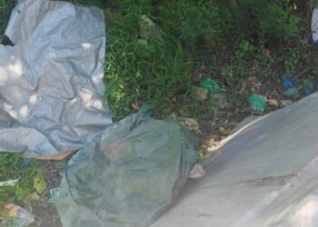Penemuan mayat wanita dalam spreai terbungkus dalam tas di Jalan Jamin Ginting menuju Brastagi, tepatnya di Desa Daulu / Dusun 3 / Hutan Raya Bukit Barisan (Tahura), Kabupaten Karo. (Foto Ist)