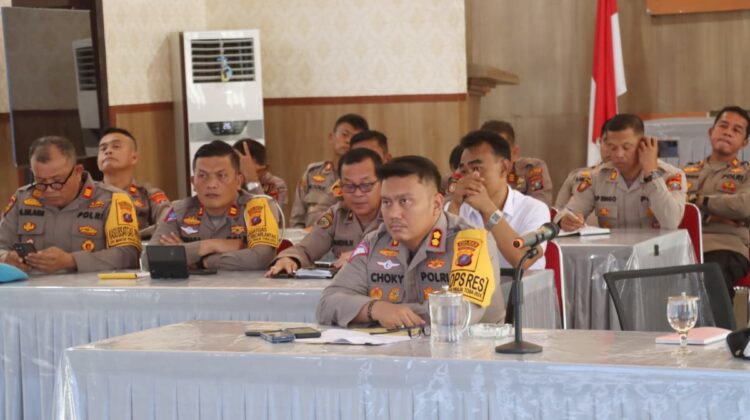 Kapolres Simalungun, AKBP Choky Sentosa Meliala, S.I.K., S.H., M.H bersama jajaran ikuti arahan Bapak Kapolri Jendral Polisi Drs. Listyo Sigit Prabowo, M.Si