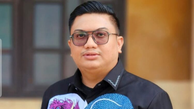 Ade Putra Siregar, SH