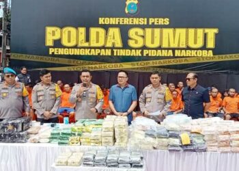 Kapolda Sumut, Irjen Pol Whisnu Hermawan Februanto saat paparan atas penangkapan narkoba. (Foto Ist)
